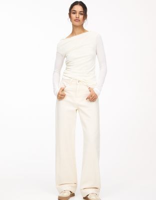 Pull & Bear - Gerade geschnittene Baggy-Jeans in Beige mit umgeschlagenem Saum-Neutral