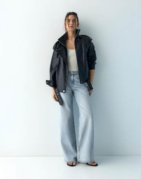 Pull&Bear – Gerade geschnittene Baggy-Jeans in Blassblau mit Strassverzierung - view 1