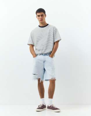 Gerade geschnittene Bermuda-Jeansshorts in Pastellblau Blau 46