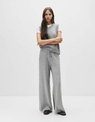 Pull & Bear - Gerade geschnittene Hose aus weichem Strick in meliertem Mittelgrau