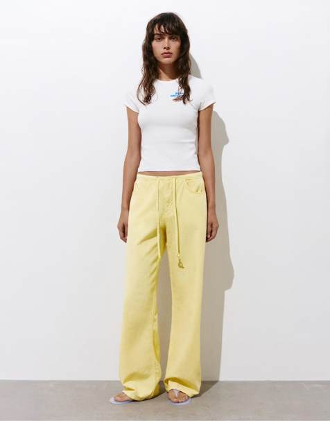 Pull&Bear – Gerade geschnittene Hose in Gelb mit Tunnelzug - view 1