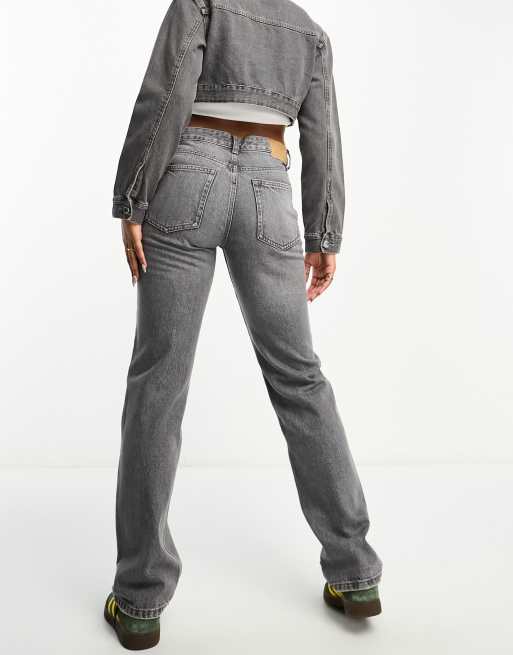 Pull&Bear – Gerade geschnittene Jeans in Grau mit mittelhohem Bund 