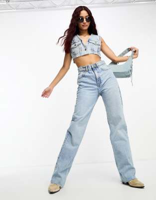 Pull & Bear - Gerade geschnittene Jeans in Mittelblau mit hohem Bund