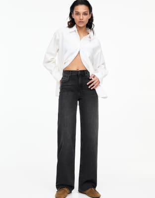 Pull & Bear - Gerade geschnittene Jeans in Schwarz mit hohem Bund