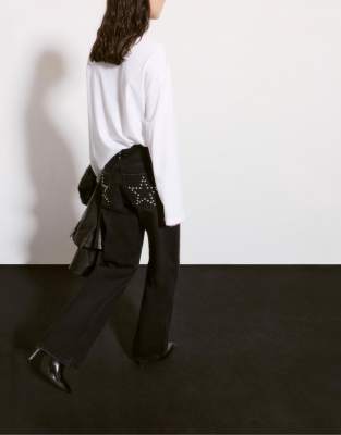 Pull & Bear - Gerade geschnittene Jeans in Schwarz mit Nieten- und Stern-Details