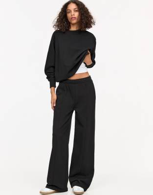 Pull & Bear - Gerade geschnittene Jogginghose in Schwarz