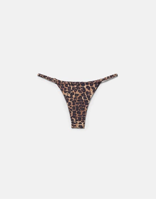 Pull&Bear – Geraffte Bikinihose mit Leopardenmuster in Braun, 2 von 3