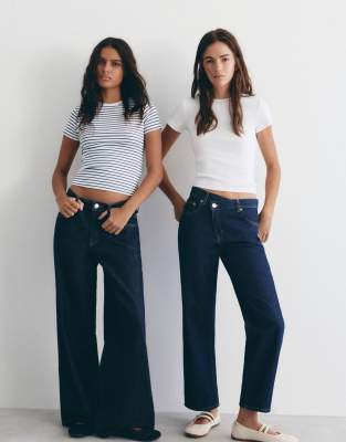 Pull & Bear - Gerippte T-Shirts mit Streifenmuster im Set-Bunt