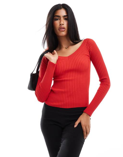 Pull&Bear – Gerippter Strickpullover in Rot mit tiefem Ausschnitt