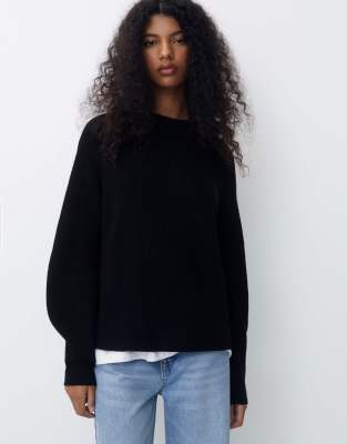 Pull & Bear - Gerippter Strickpullover in Schwarz mit Rundhalsausschnitt