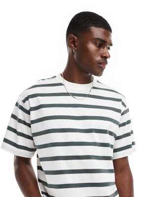 Pull&Bear - Gestreept T-shirt met korte mouwen in groen