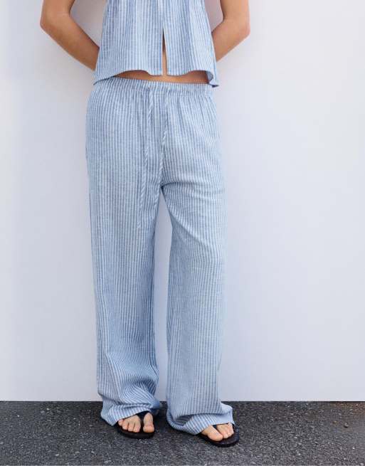 Pull&Bear – Gestreifte Hose im Pyjama-Stil in Blau mit Leinenanteil, 3 von 4