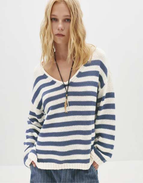 Pull&Bear – Gestreifter Pullover in Ecru/Marineblau mit V-Ausschnitt - view 1