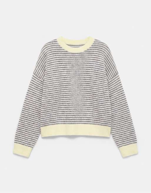 Pull&Bear gestreifter Pullover mit Kontrastkragen in Grau, 5 von 7
