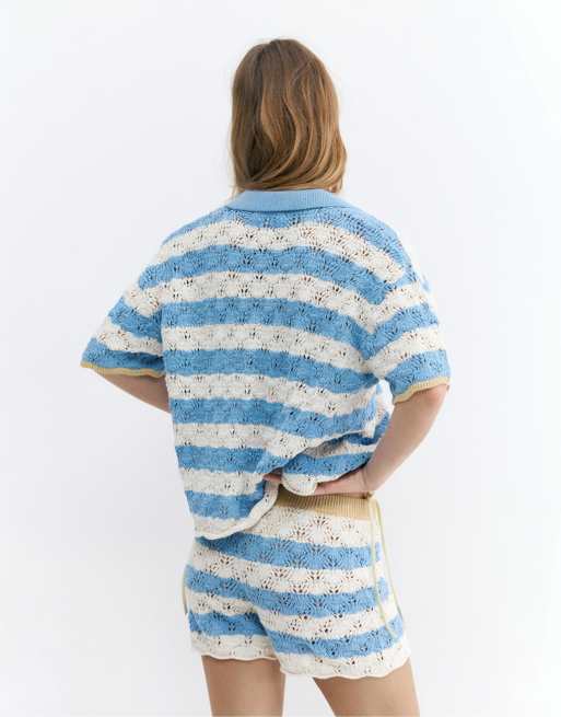Pull&Bear – Gestreiftes Häkel-Polohemd in Blassblau, 4 von 4