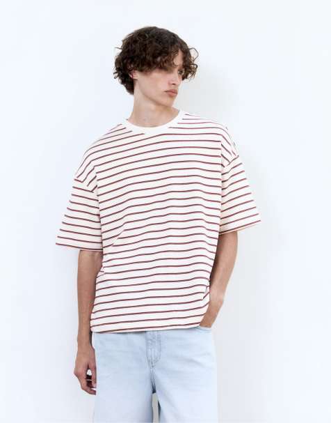 Pull&Bear – Gestreiftes, kastiges T-Shirt in Wollweiß - view 1