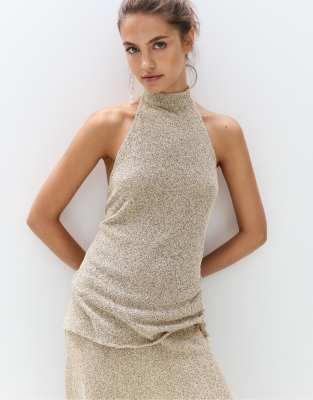 Pull & Bear - Gestricktes Neckholder-Top in Kamelbraun-Neutral