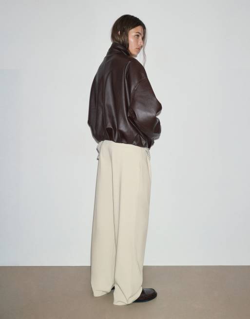 Pull&Bear - Getailleerde broek met figuurnaden in vanille, 2 van 6