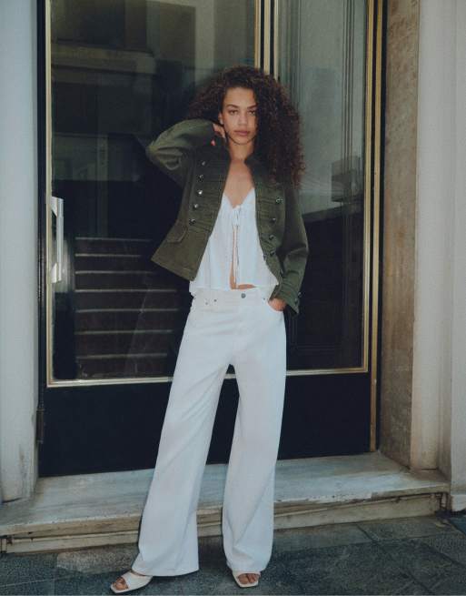 Pull&Bear giacca aderente con dettagli di bottoni in kaki scuro, 1 di 7