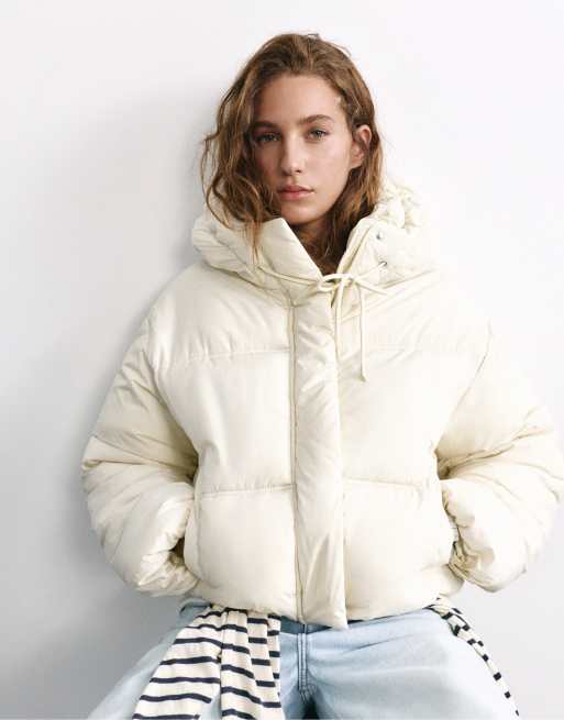 Pull&Bear giacca puffer corta con cappuccio color crema, 1 di 7