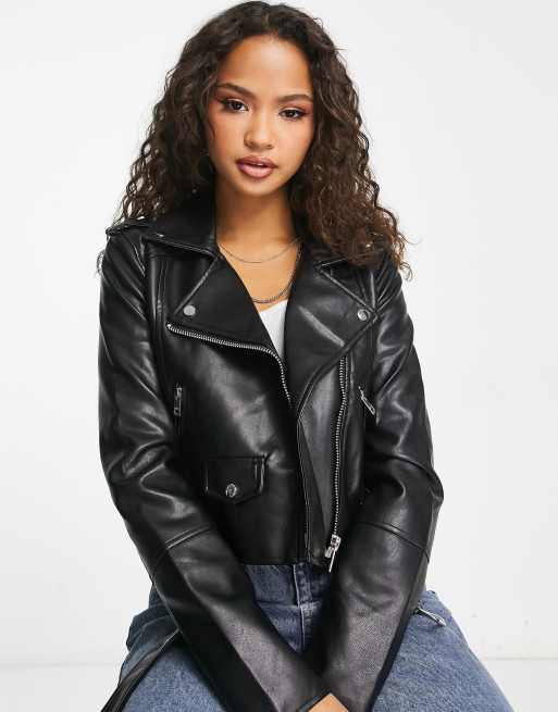 Pull&Bear - Giacca stile motociclista corta in pelle sintetica nera