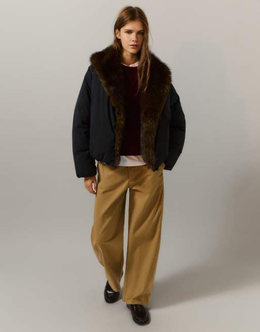 Pull&Bear giacca trapuntata con collo in pelliccia sintetica nera, 3 di 7