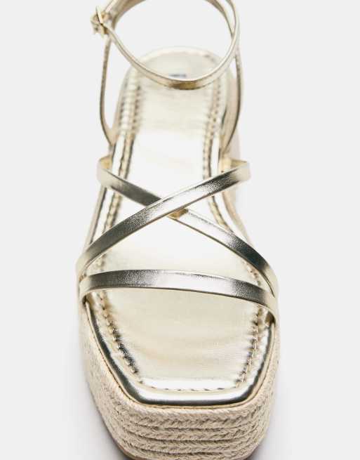 Pull&Bear – Goldfarbene Riemen-Sandaletten mit Keilabsatz, 3 von 4