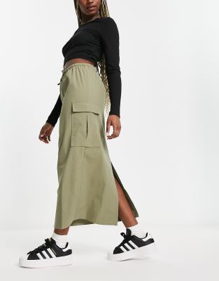 Pull&Bear parachute cargo midaxi skirt in khaki with toggle detail - ASOS Price Checker