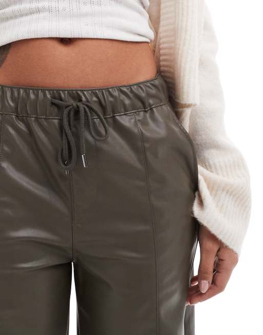 Pull&Bear – Grå byxor i läderimitation och dra på-stil, 4 av 5