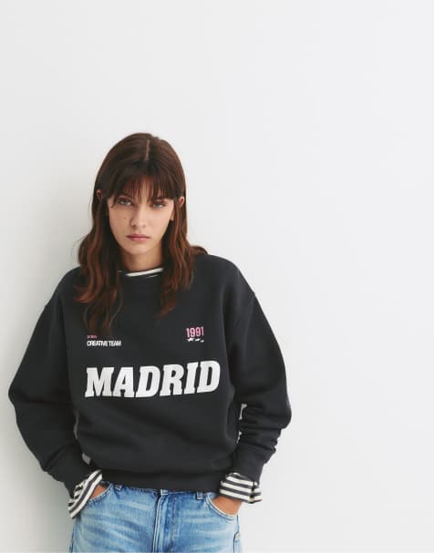 Pull&Bear – Grå sweatshirt med Madrid-tryck - view 1