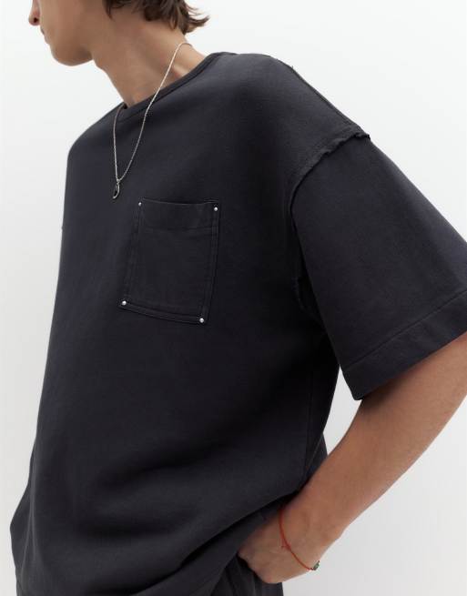 Pull&Bear – Grå t-shirt i oversize med ficka med nitar, 3 av 4
