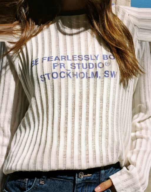 Pull&Bear grafisk stickad t-shirt i is, 3 av 7