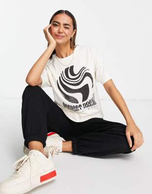 Pull&Bear graphic t-shirt in ecru | ASOS