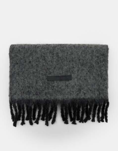 Pull&Bear - Gråt tørklæde med frynser og striber - view 1