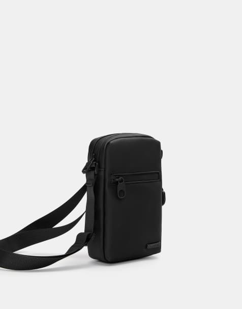 Pull&Bear – Gummierte Handytasche in Schwarz - view 1