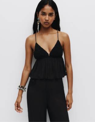 Pull & Bear - Häkeloberteil in Schwarz mit Trägern