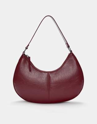 Pull & Bear - Halbmondförmige Schultertasche in Burgunderrot