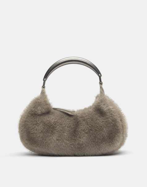 Pull&Bear – Handtasche aus Kunstpelz in Grau mit Metallgriff - view 1