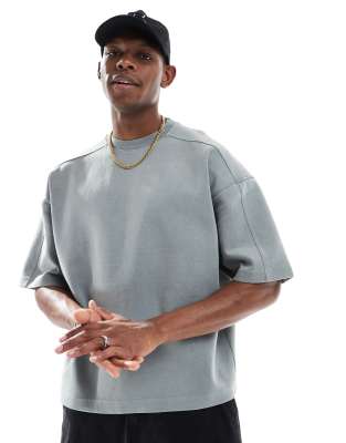 Тяжелая футболка Pull-Bear цвета серого вереска 7990₽