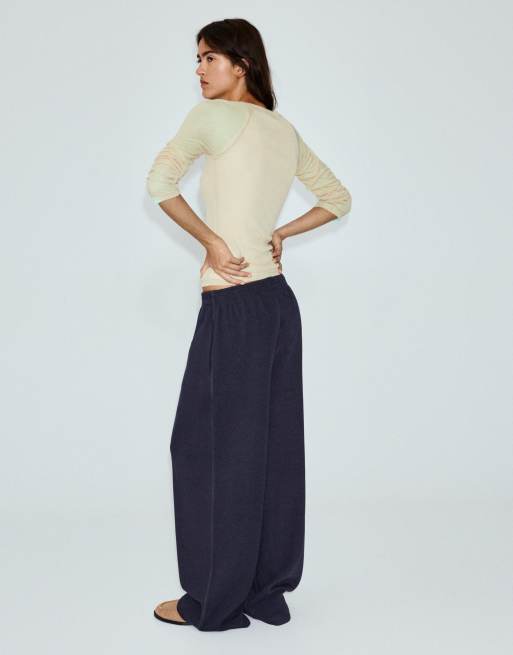 Pull&Bear Heavyweight jogger trousers in navy, 4 of 7