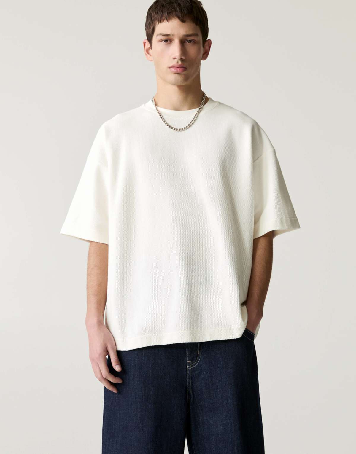 Pull&Bear heavyweight structured t-shirt in white