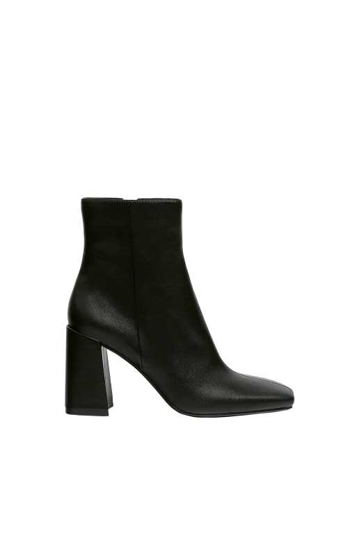 Pull&Bear heeled ankle boots in black