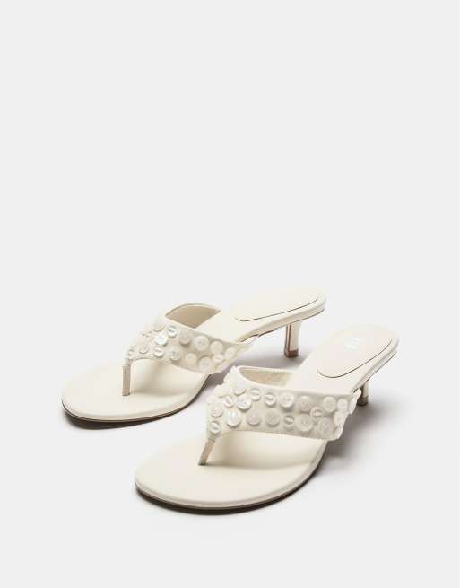 Pull&Bear Heeled sandals with button detail in ecru, 2 of 4