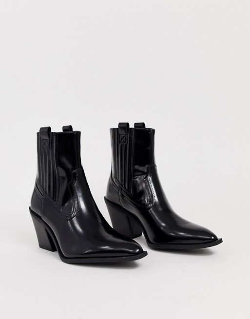 Pull&Bear high heeled patent western chelsea boots in black