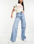 [Pull & Bear] Pull & Bear high rise wide leg jeans in medium blue 10 BLUE
