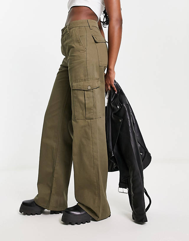Pull&Bear - high waisted wide leg cargo trousers in khaki