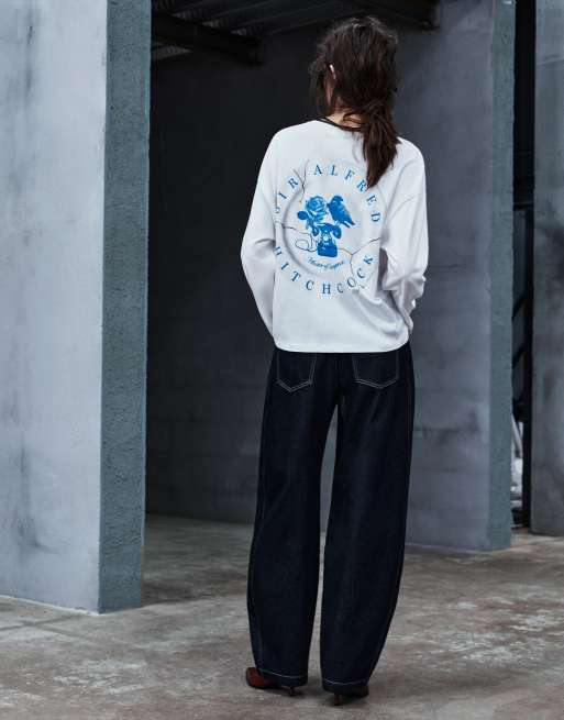 Pull&Bear Hitchcock graphic oversize t-shirt in ice, 2 of 7