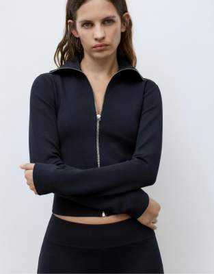 Pull & Bear - Hochgeschlossene Interlock-Jacke in Marineblau
