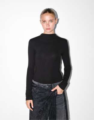 Pull & Bear - Hochgeschlossener Body in Schwarz