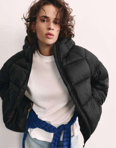 Pull&Bear Hooded puffer jacket in black - view 1